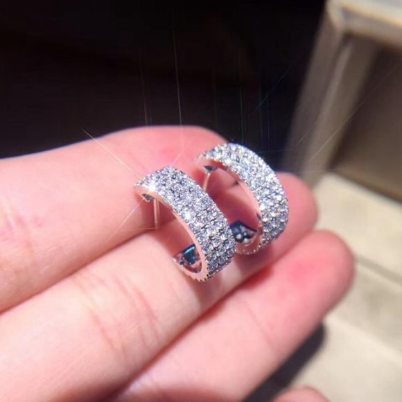 NEW 18K White Gold Triple Diamond Hoop Earrings - Picture 4 of 6